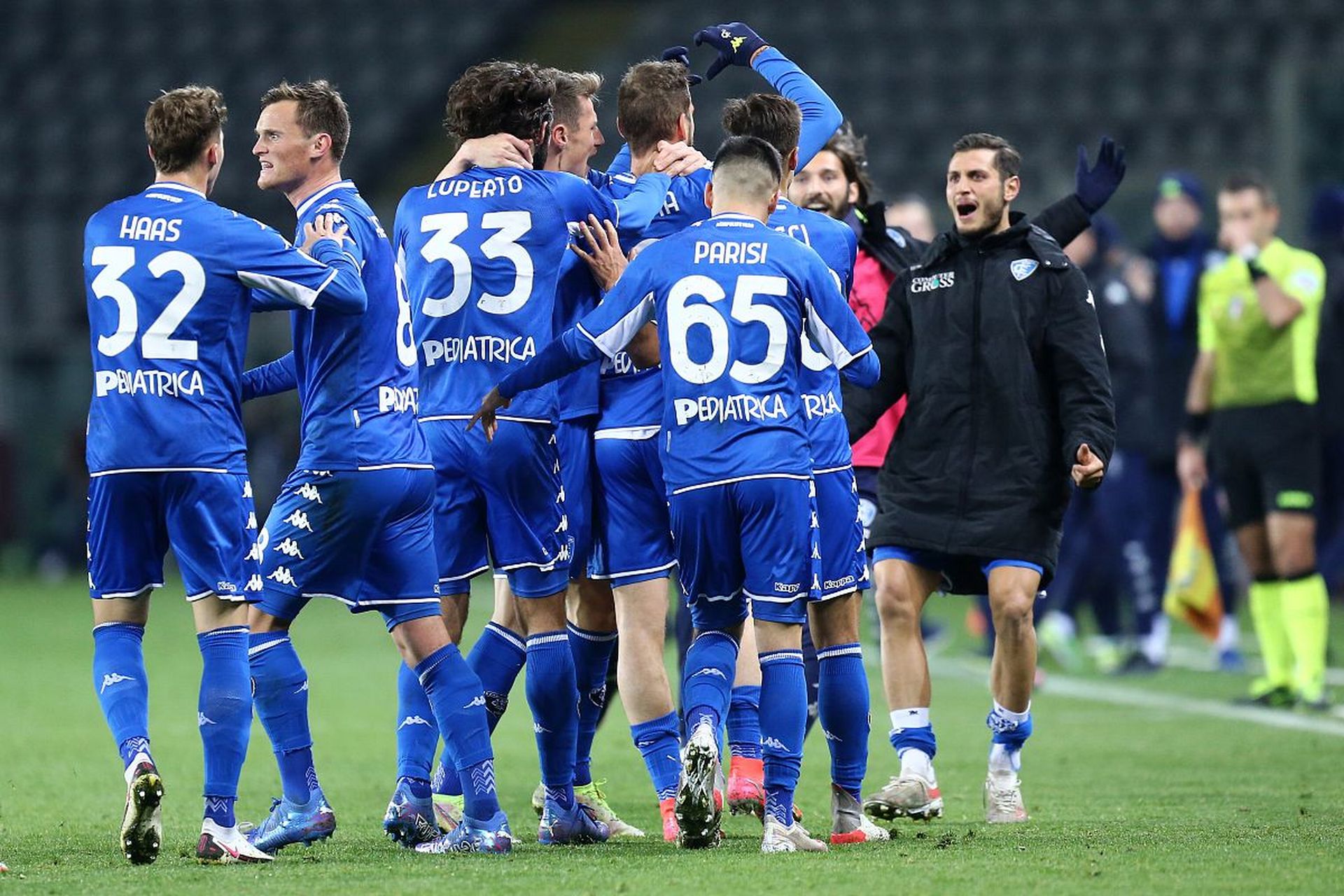 引发了两队 引发了两队