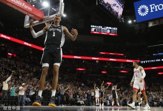 都充满了不 都充满了不